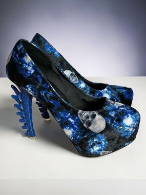 Blue Skull-Print Platform High Heels - Women's Statement Pumps